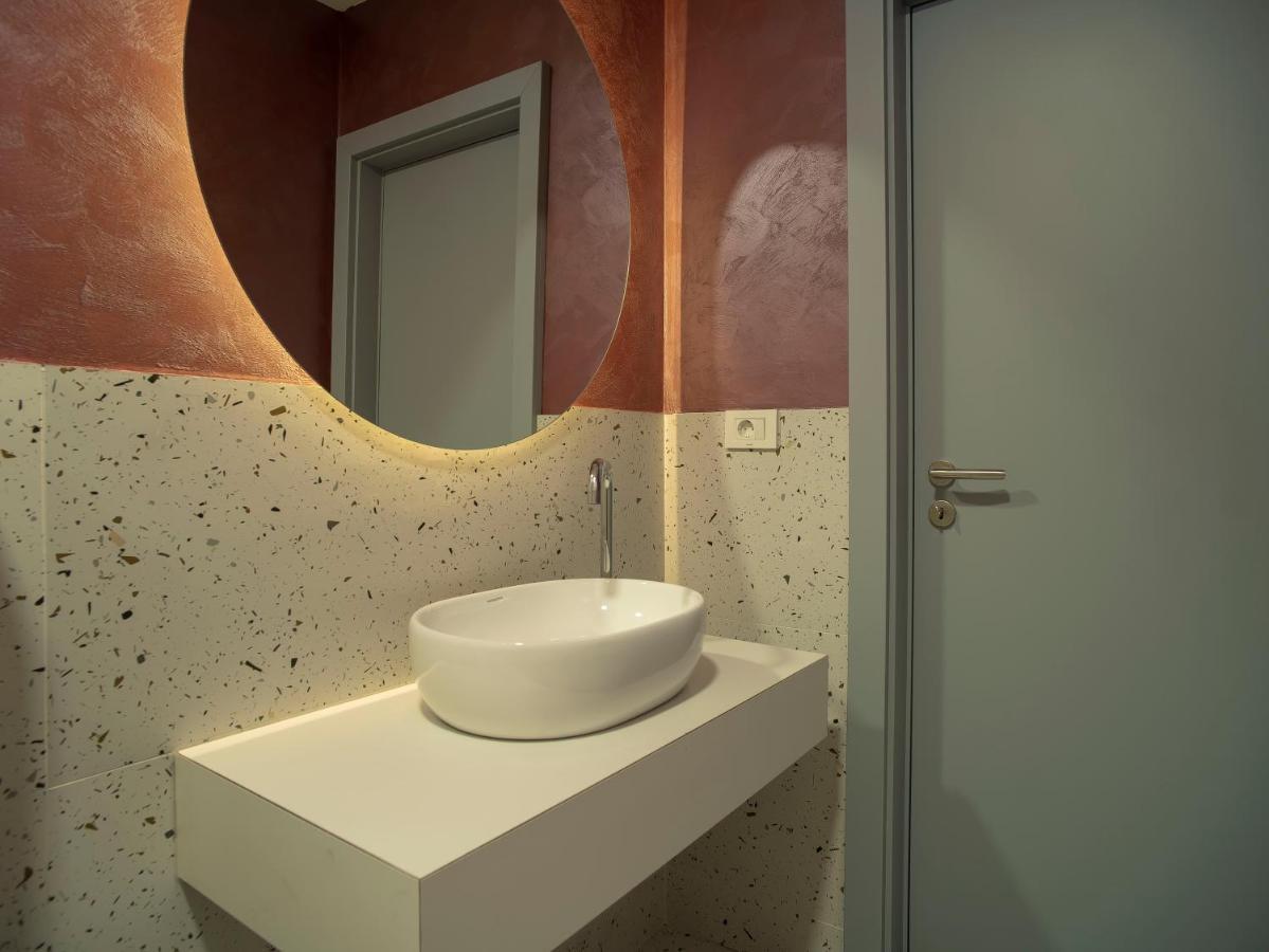 Lux Apartments Pristina Eksteriør billede