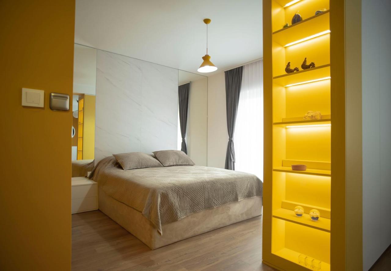 Lux Apartments Pristina Eksteriør billede