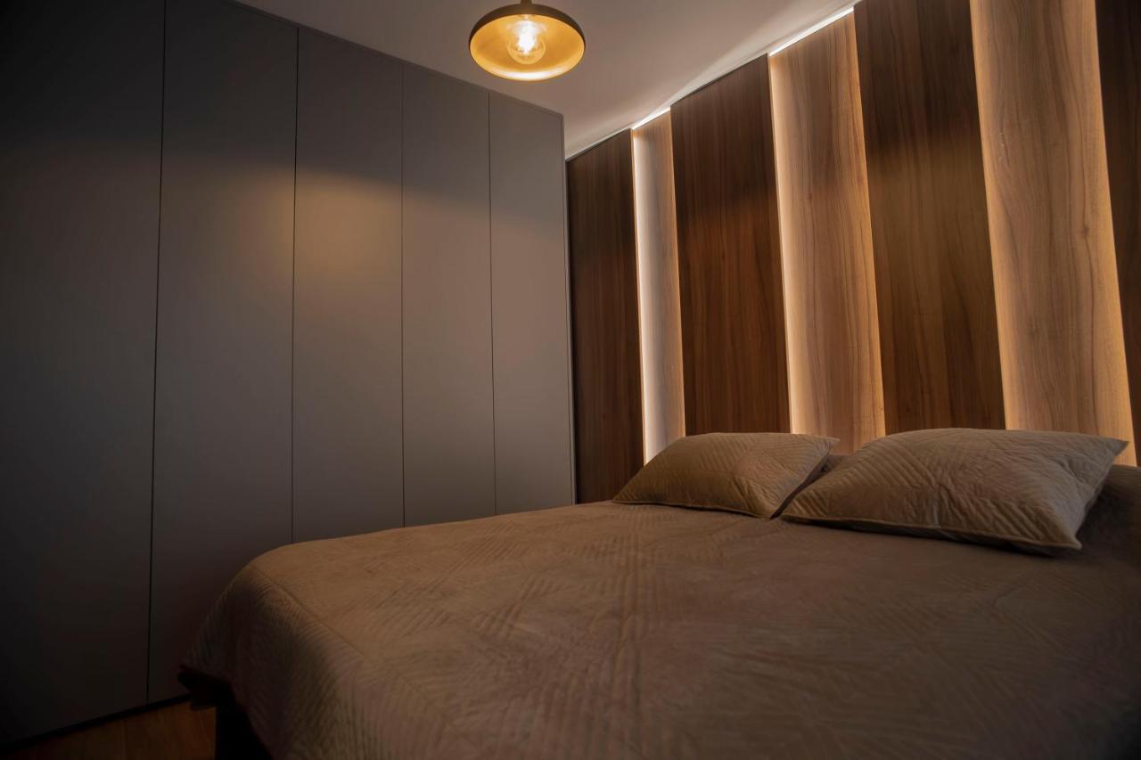 Lux Apartments Pristina Eksteriør billede