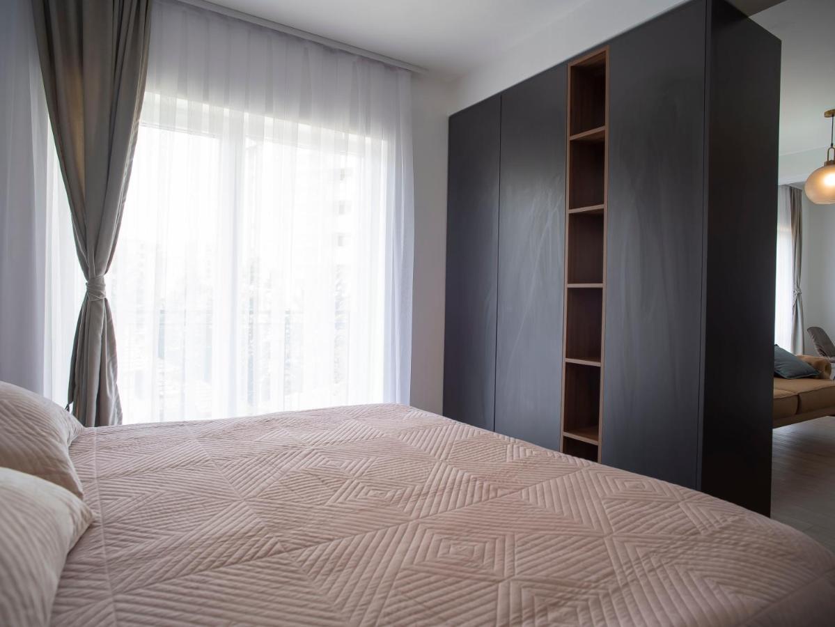 Lux Apartments Pristina Eksteriør billede