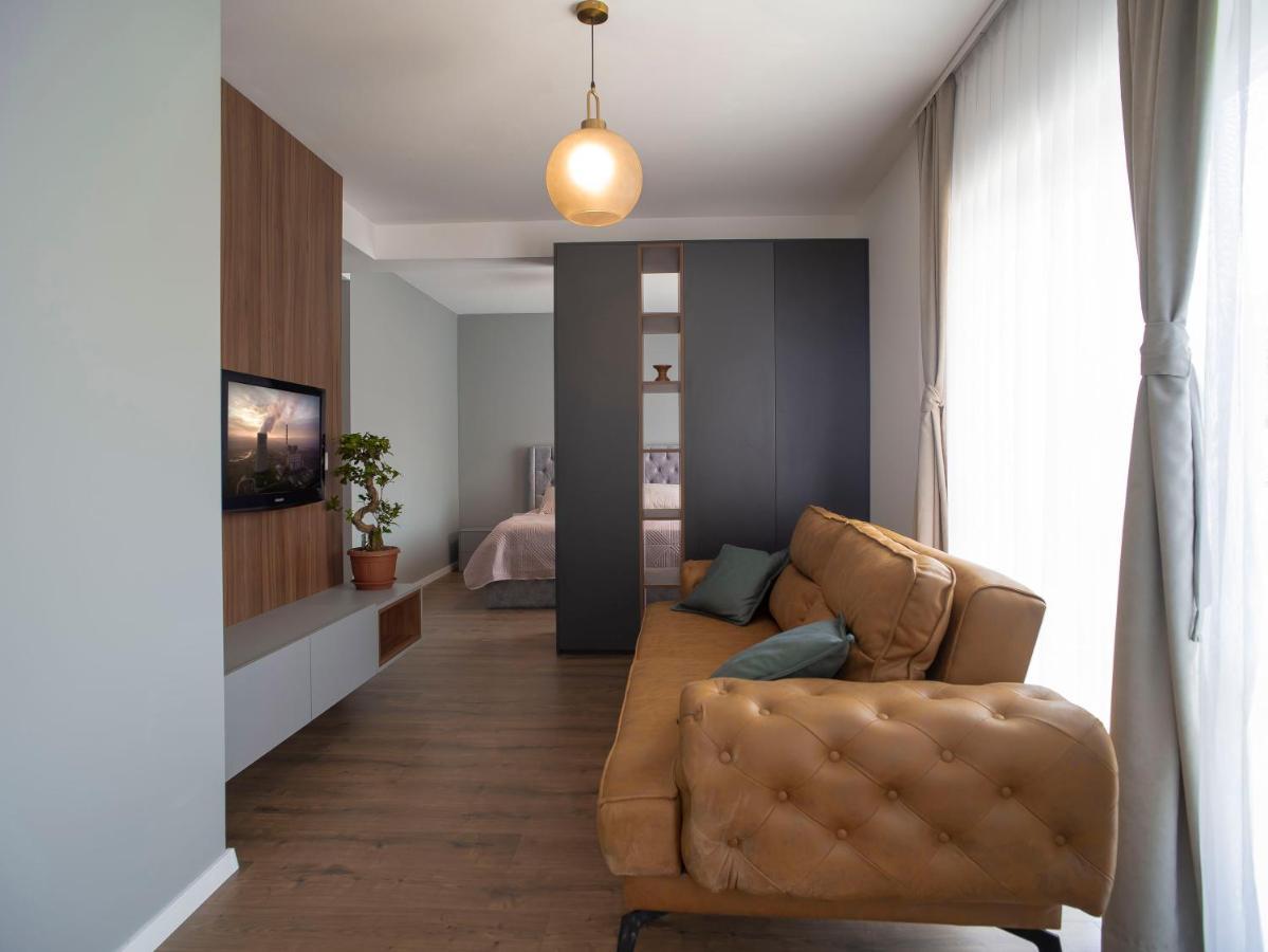 Lux Apartments Pristina Eksteriør billede