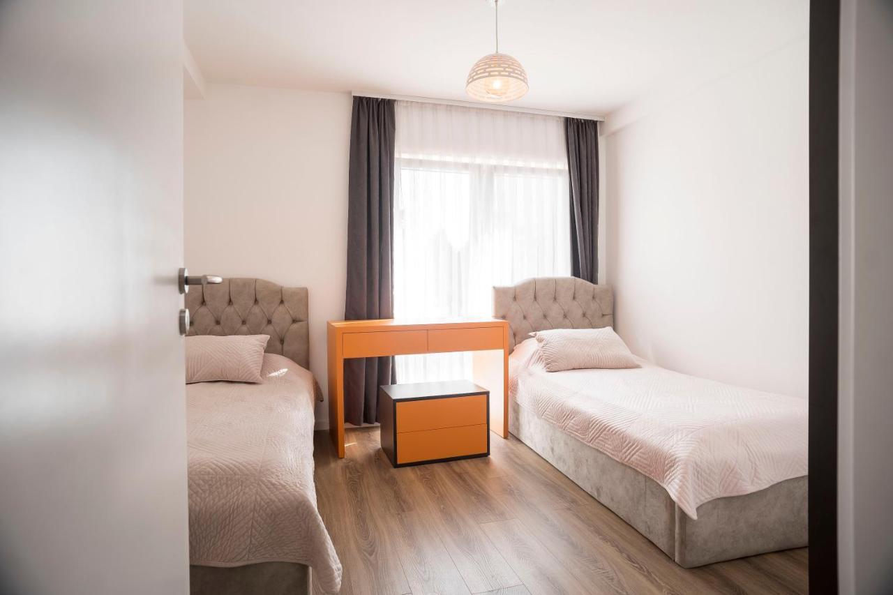 Lux Apartments Pristina Eksteriør billede
