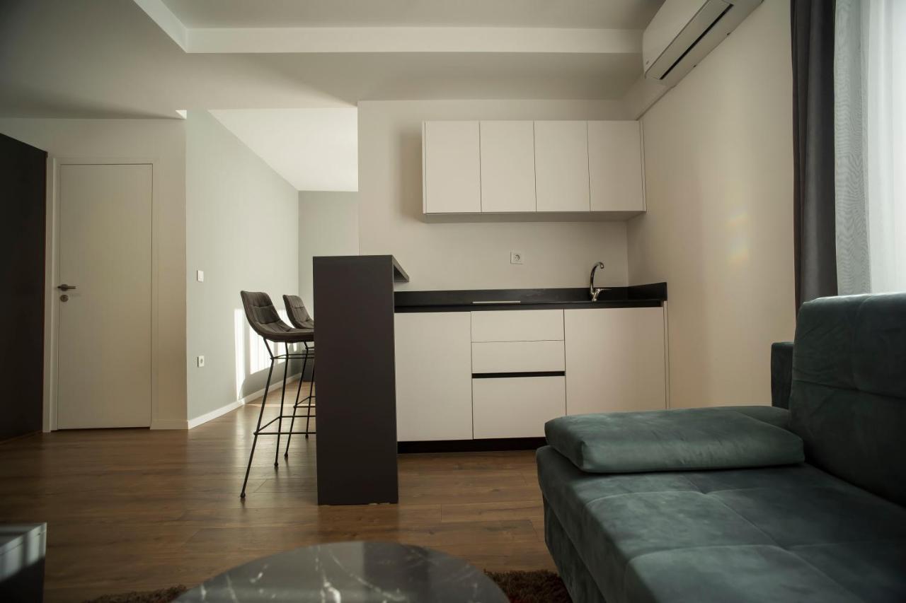 Lux Apartments Pristina Eksteriør billede