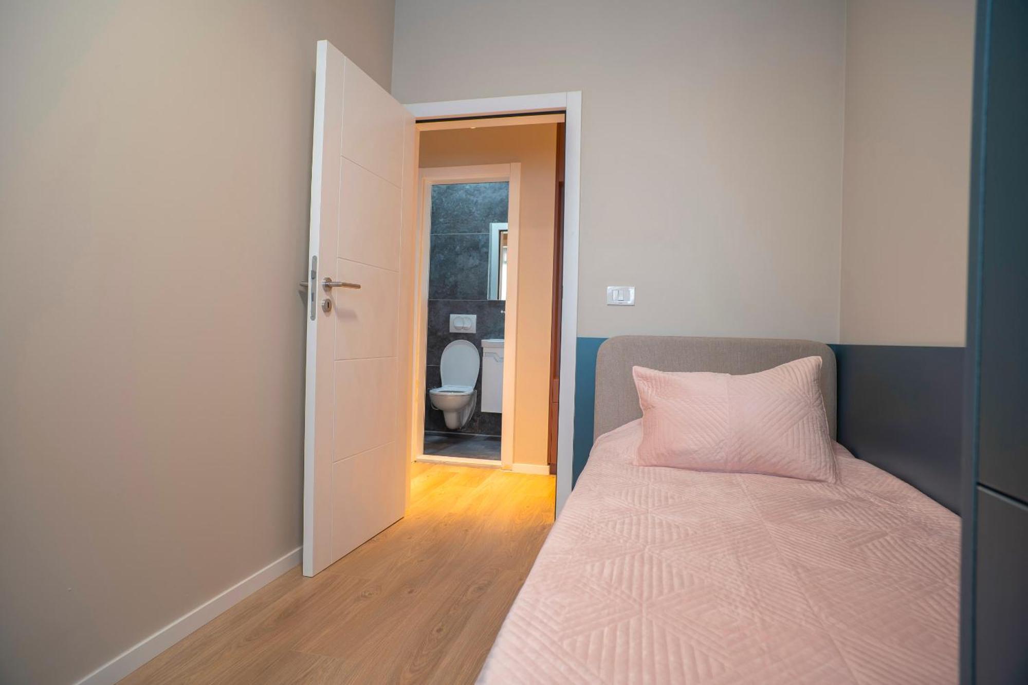 Lux Apartments Pristina Eksteriør billede