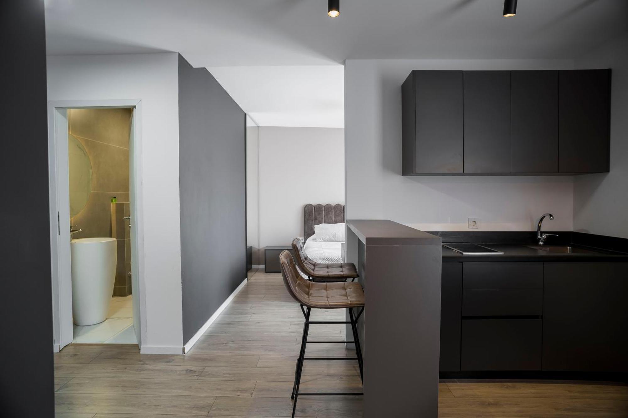 Lux Apartments Pristina Eksteriør billede