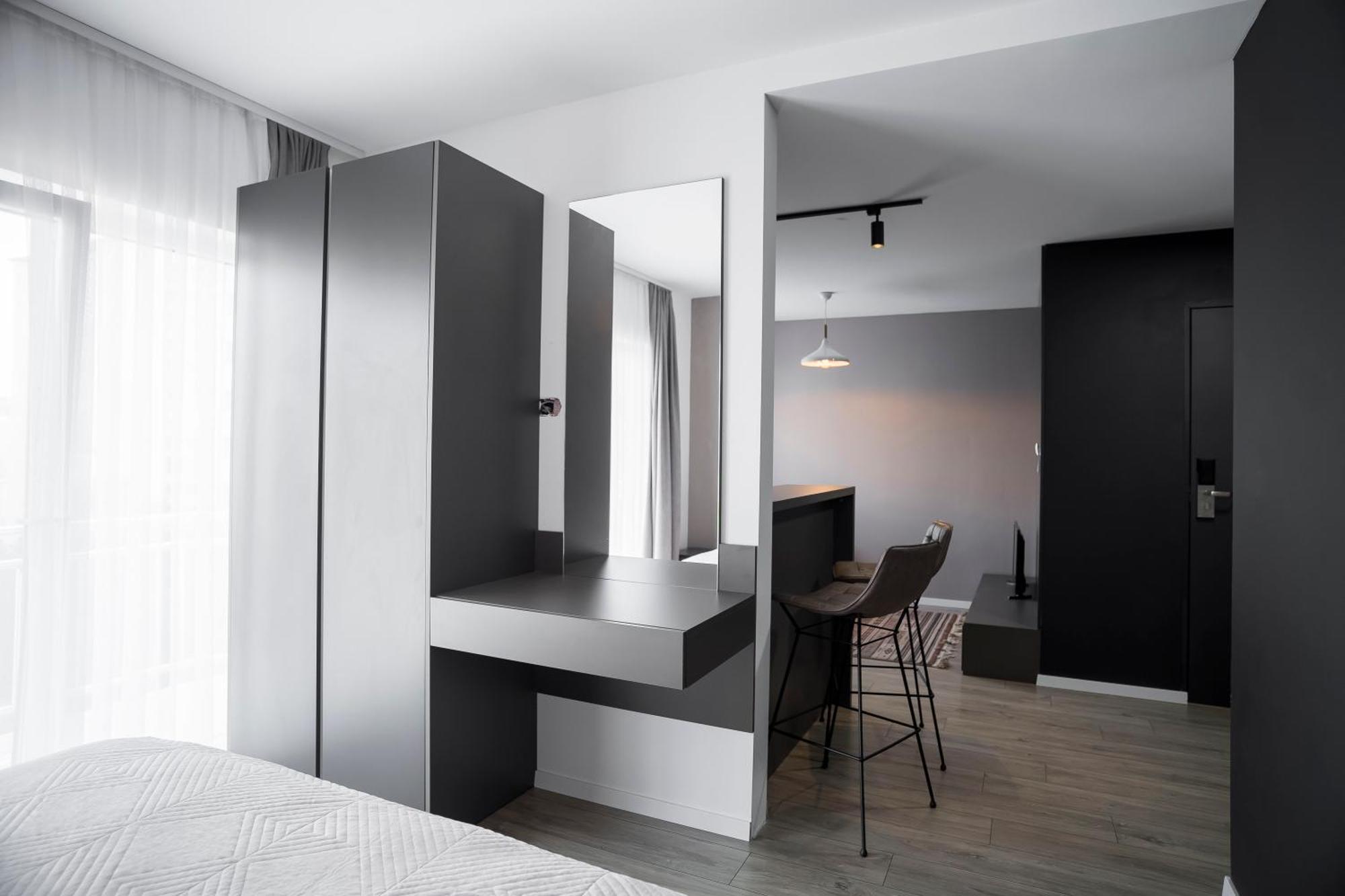 Lux Apartments Pristina Eksteriør billede